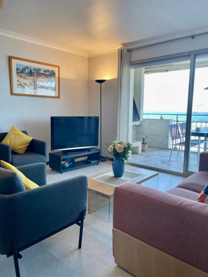 Seafront One Bedroom Apartment With A Terrasse Swimming Pool And A Parking อองทีบส์ ภายนอก รูปภาพ