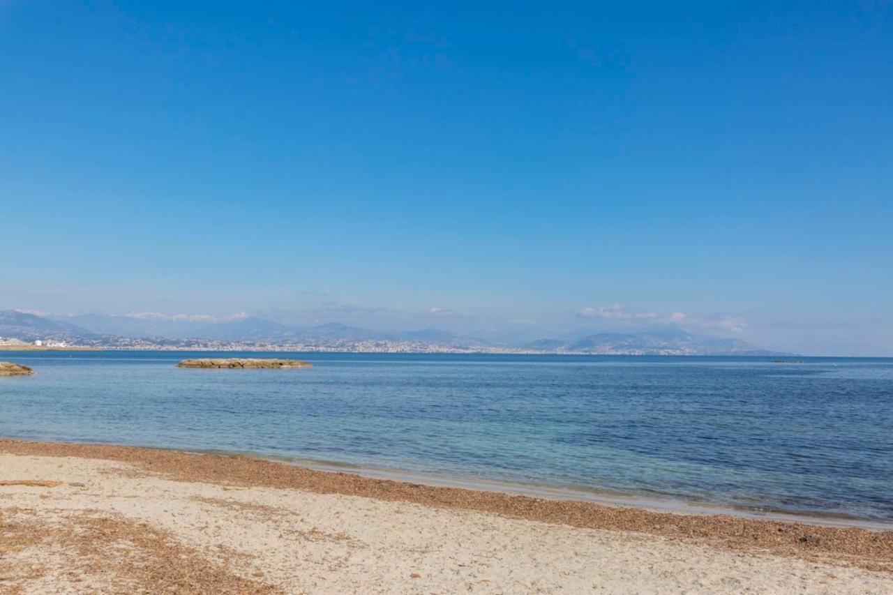 Seafront One Bedroom Apartment With A Terrasse Swimming Pool And A Parking อองทีบส์ ภายนอก รูปภาพ